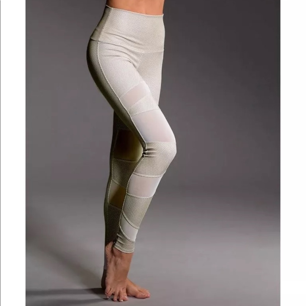 NWT! Onzie White & Gold Bondage Legging - Size XS